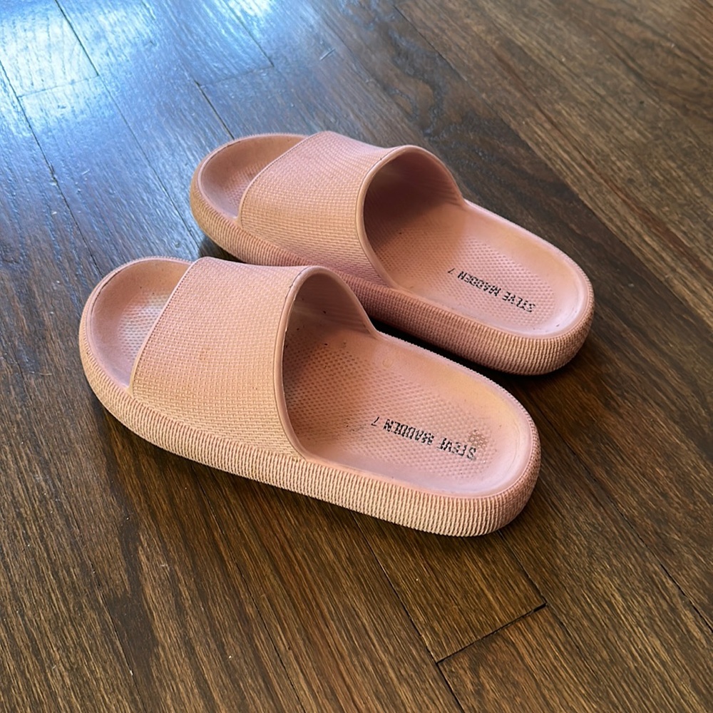 Steve Madden slides ❤️